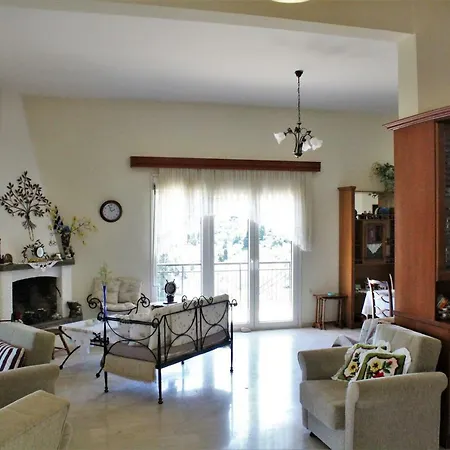 Vanas Holiday House