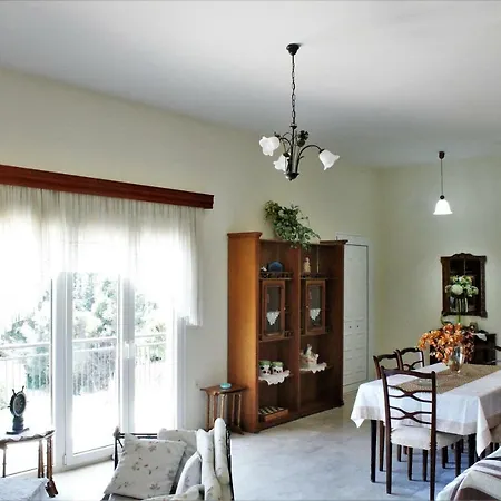 Vanas Holiday House בית נופש